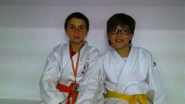 Francisco Javier Paños se alza con la medalla de plata en el campeonato regional alevín de judo