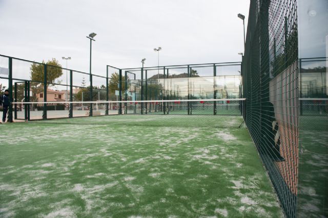 Renovadas las pistas de pádel en las instalaciones deportivas de Mazarrón y Puerto