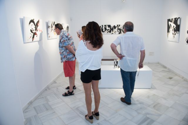 Álvaro Peña ofrece una visita guiada a su exposición de Casas Consistoriales