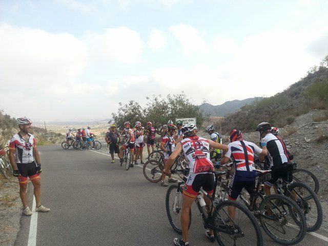 El Club Ciclista Fenicios organiza una ruta nocturna por las calas de Bolnuevo