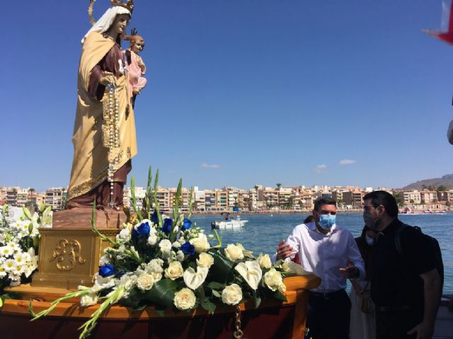 Antonio Luengo participa en la procesión marítima de la Virgen del Carmen de Mazarrón