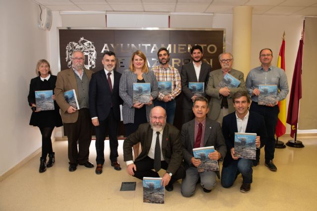 La Comisión del Barco Fenicio culmina su fase de estudio con la publicación de un libro dedicado al pecio Mazarrón II