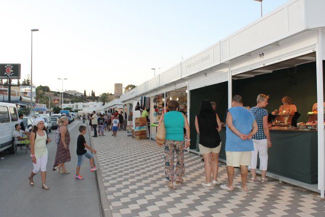 Dos mercados artesanales amplían la oferta comercial hasta finales de agosto