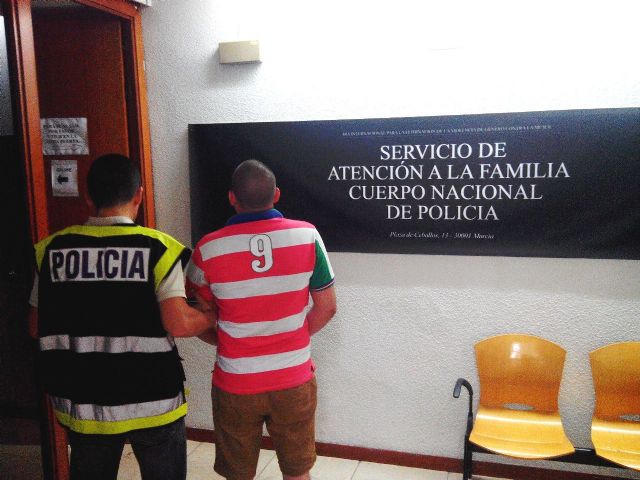 La Policía Nacional detiene en Murcia a un ciudadano británico condenado por agresión sexual y corrupción de menores