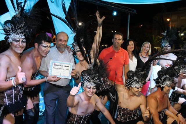 La peña 'El Pistonazo' de Totana se lleva el primer premio del Carnaval de Verano de Mazarrón