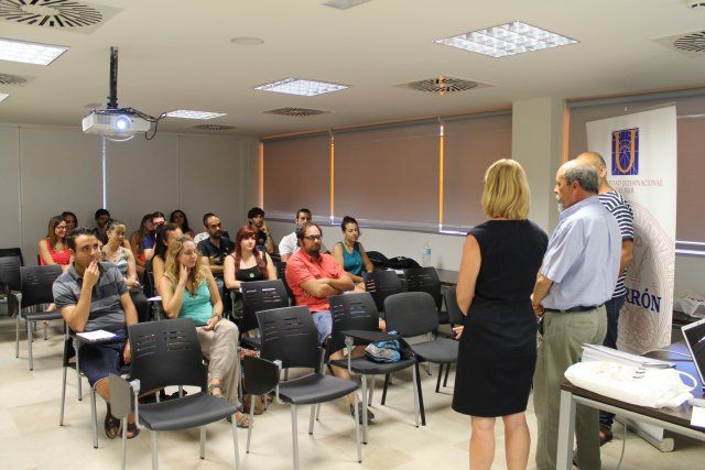 La Universidad del Mar dedica un curso a la educación ambiental con teoría y práctica en nuestra costa