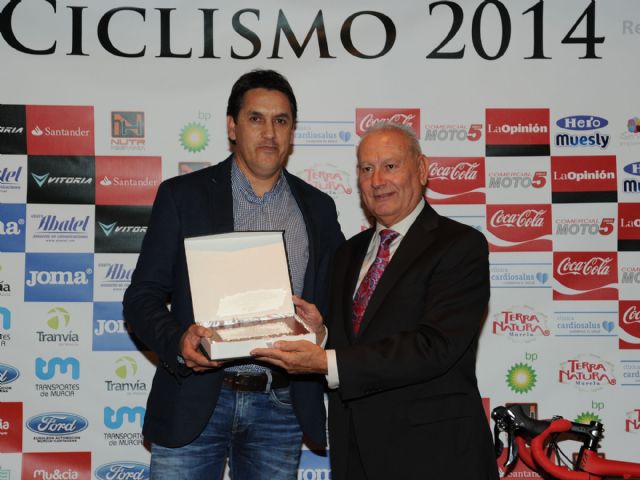 El ayuntamiento de Mazarrón premiado en la gala anual del ciclismo regional