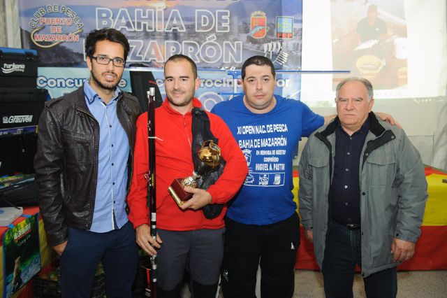 El XI open de pesca Bahía de Mazarrón concentra a 125 participantes en las playas del municipio