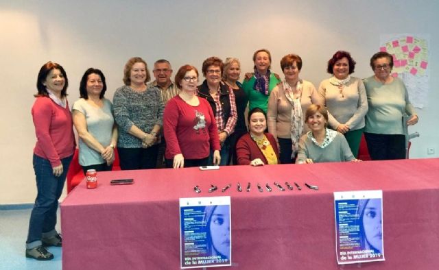 El CAVI analiza el papel de la mujer durante una charla coloquio