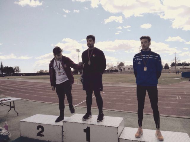 El atletismo local triunfa en los campeonatos regionales