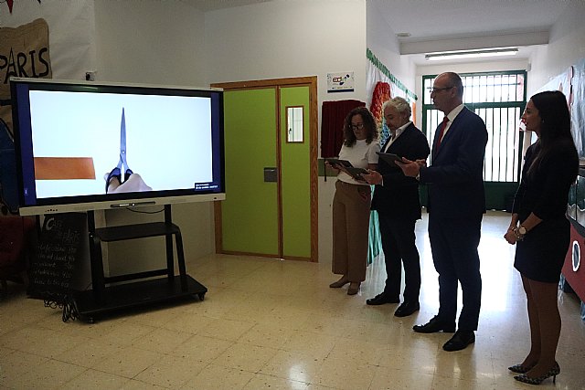 El alcalde de Mazarrón y el consejero de Educación visitan los colegios Ginés García Martínez y Manuela Romero