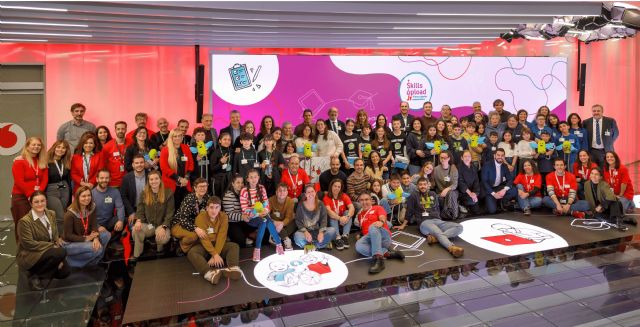 El CEIP Manuela Romero, de Puerto de Mazarrón, Murcia, finalista de la segunda edición del Skills Upload Jr Challenge, el SuperReto en Europa, de Fundación Vodafone