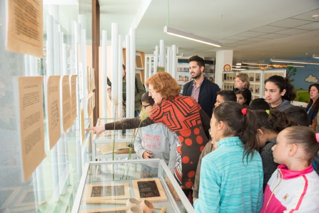 Exposiciones, biblioteca en la calle, música y teatro para conmemorar el Día Mundial del Libro