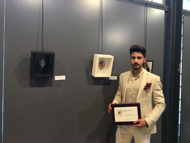 Pedro Alonso recibe el premio 'Ciudad de Elda'