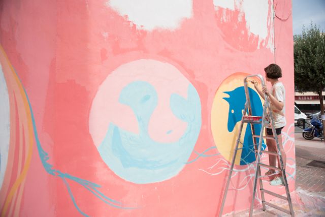 Un mural con motivos de Mazarrón en la calle toneleros