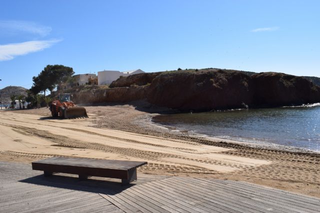 Comienzan los trabajos de recuperación de las playas afectadas por el temporal de diciembre