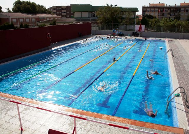 El ayuntamiento cubrirá la piscina municipal de verano para que pueda utilizarse durante todo el año