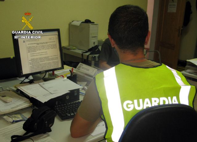 La Guardia Civil detiene en Mazarrón al presunto autor de una serie de estafas por internet
