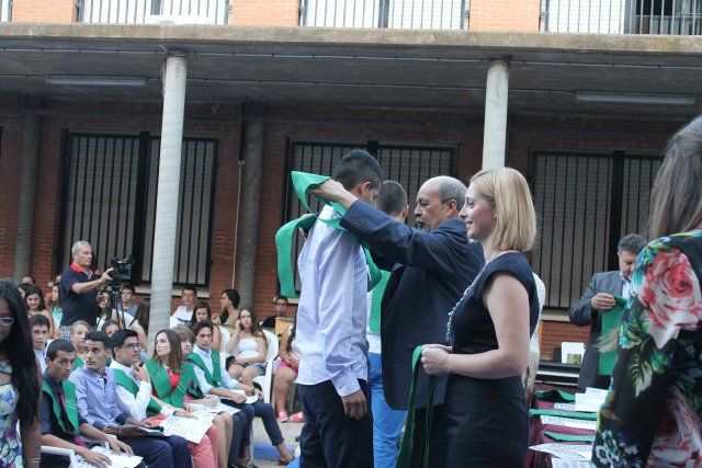 Más de 130 alumnos del IES Domingo Valdivieso celebran su graduación