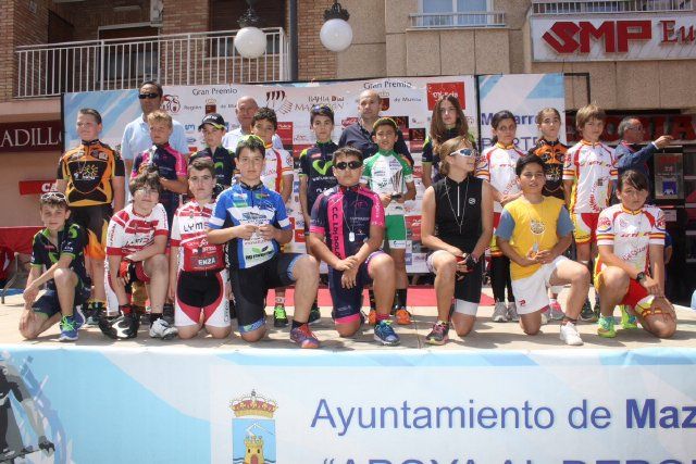 La exhibición de las escuelas regionales de ciclismo reúne a más de un centenar de participantes