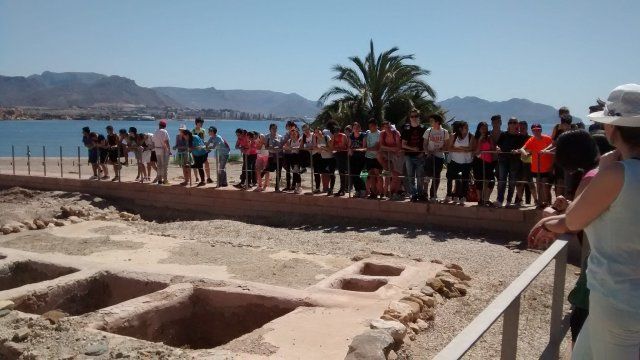 Los escolares celebran el día de los museos con una visita a los yacimientos arqueológicos