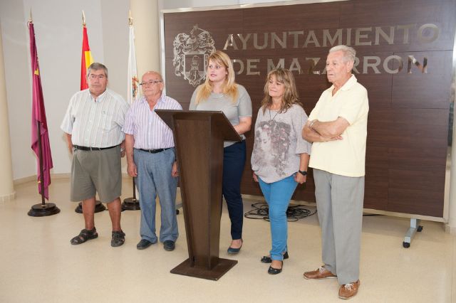 El ayuntamiento hace entrega de las subvenciones a las asociaciones culturales de Semana Santa