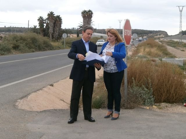 Fomento mejorará la seguridad vial y el acceso al complejo deportivo de Mazarrón con una nueva rotonda