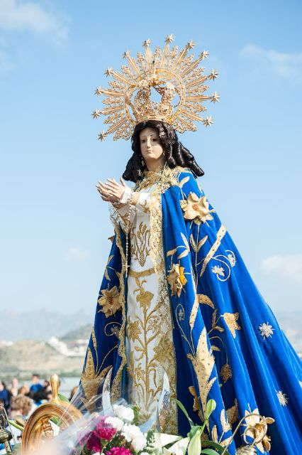 Cientos de fieles acompañan a la Virgen del Milagro hasta Mazarrón
