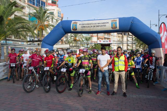 343 corredores participan en la XXX marcha ciclista Bahía de Mazarrón