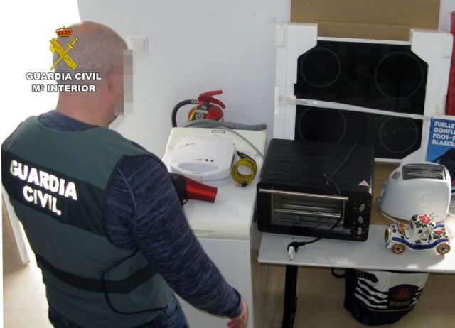 La Guardia Civil investiga a una pareja dedicada a cometer robos en viviendas de Mazarrón