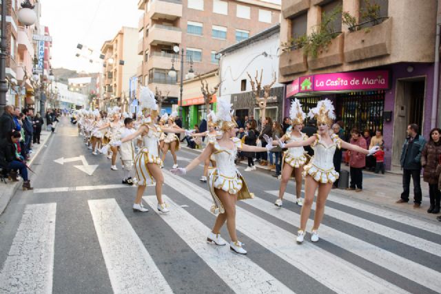 Desfile de peñas visitantes y concurso de disfraces para cerrar el carnaval 2017