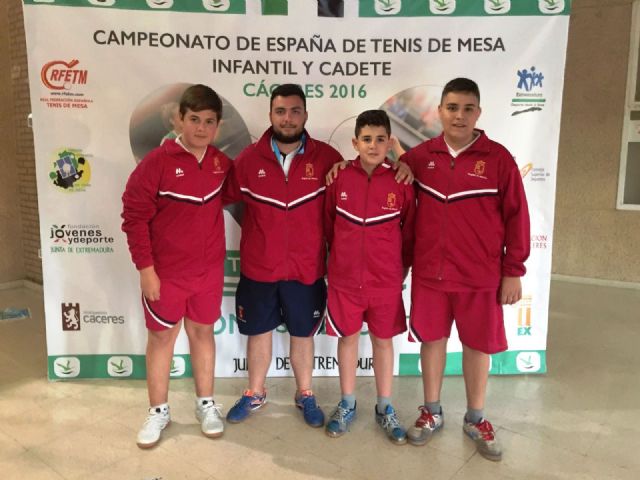 El mazarronero Miguel Ortiz se proclama campeón de España con la selección murciana cadete de tenis de mesa
