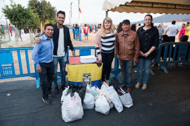 Acto solidario para ayudar a las víctimas del terremoto de Ecuador