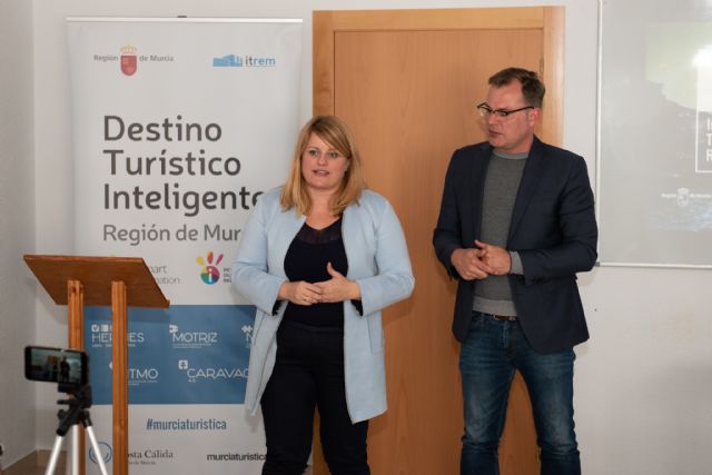 El Instituto de Turismo presenta en Mazarrón la aplicación móvil 'Mi Costa Cálida'