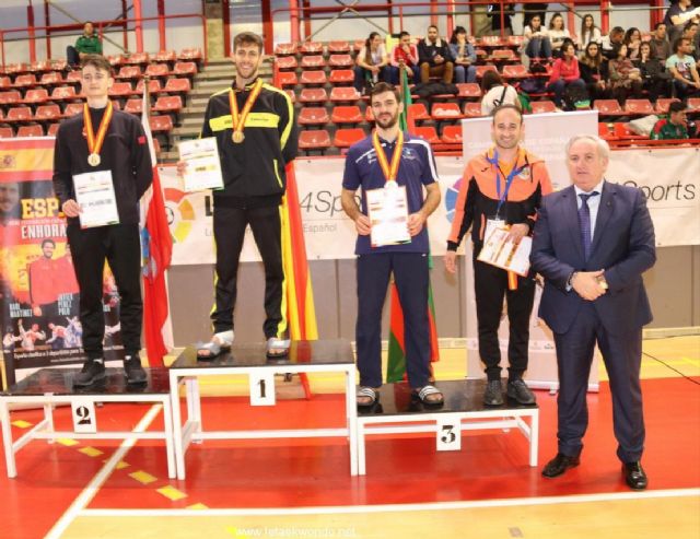 Rubén García consigue una medalla de plata en el Campeonato de España absoluto de Taekwondo