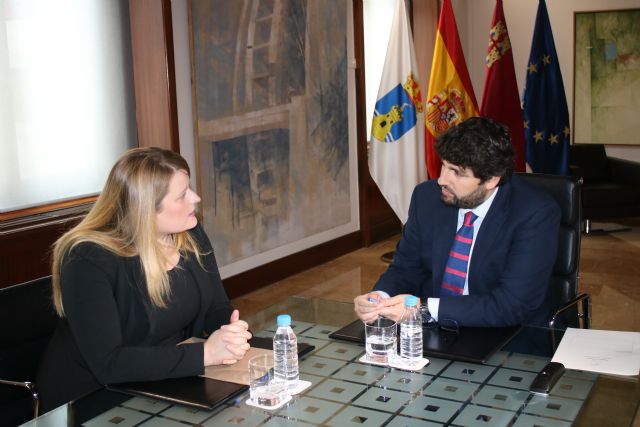 El presidente Fernando López Miras se reúne con la alcaldesa de Mazarrón