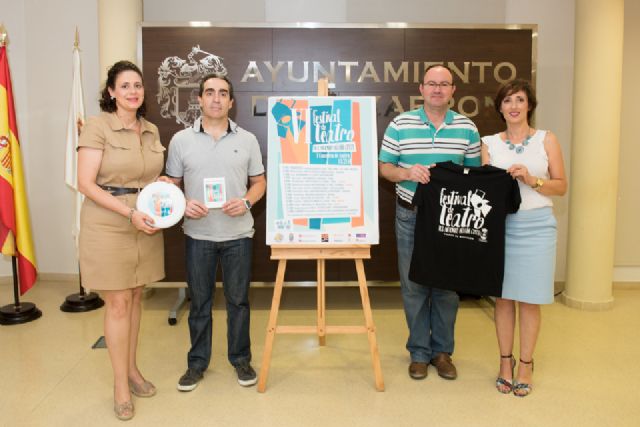 El festival de teatro del IES Antonio Hellín amplía su proyección con el primer concurso regional escolar