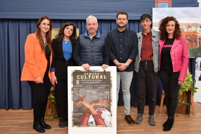 Arranca la gran semana cultural del centro de mayores de Mazarrón con la exposición colectiva de artistas locales