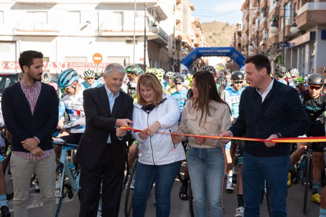 200 ciclistas compiten en la X vuelta a Murcia máster celebrada en Mazarrón