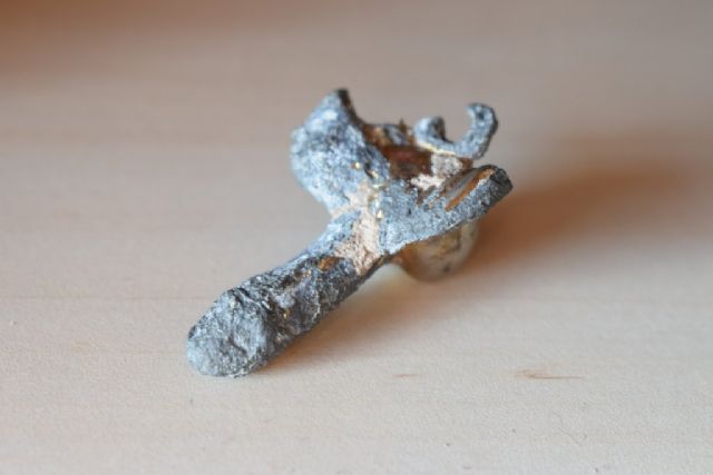 Hallado en la Bahía de Mazarrón un amuleto romano para ahuyentar el mal de ojo en forma de falo alado