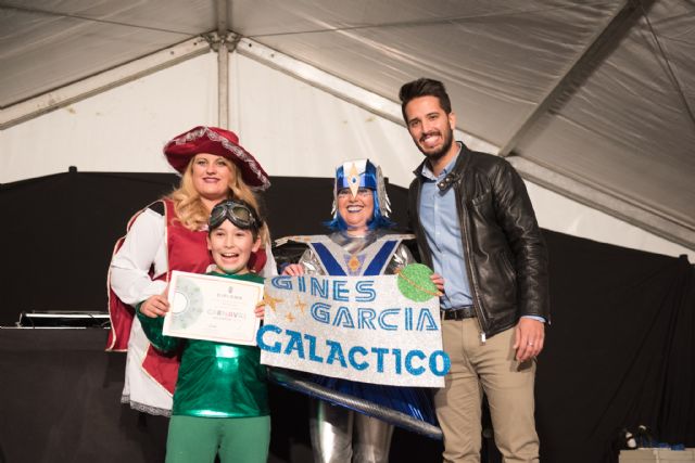 El AMPA del Colegio Ginés García y la Peña el Tolín ganan el primer premio del Carnaval Infantil