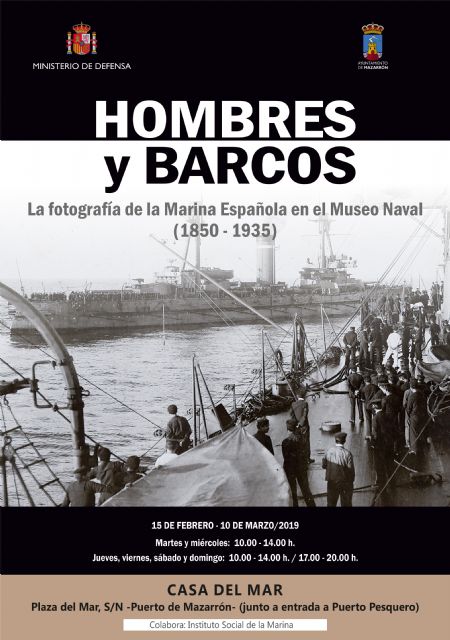 La exposición 'hombres y barcos' llega a  la casa del mar de puerto de Mazarrón