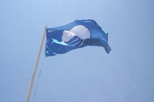 Mazarrón revalida sus 10 banderas azules otorgadas a 8 playas y los 2 puertos deportivos