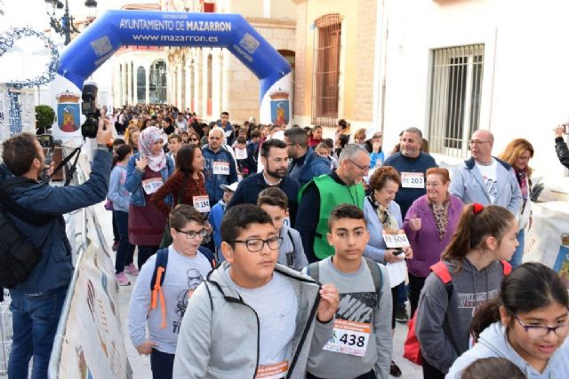 Decenas de jóvenes marchan por Mazarrón por el Día Internacional de la Discapacidad