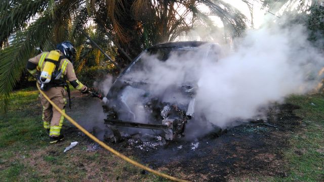 Accidente de tráfico con incendio de vehículo en el Alamillo