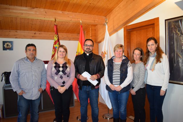 Convenio con Cáritas de Mazarrón y asociaciones de ayuda para atender a personas en riesgo de exclusión social