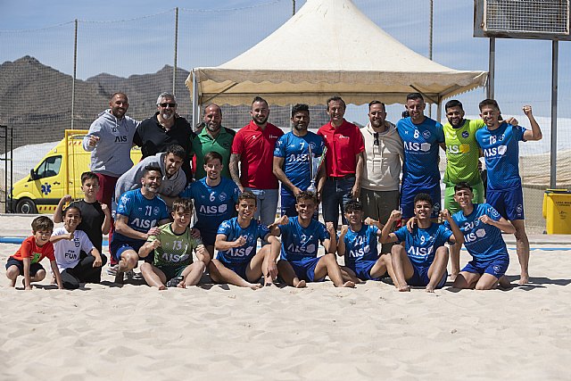 El Complejo Deportivo acogió el triangular clasificatorio de fútbol playa para la Copa RFEF