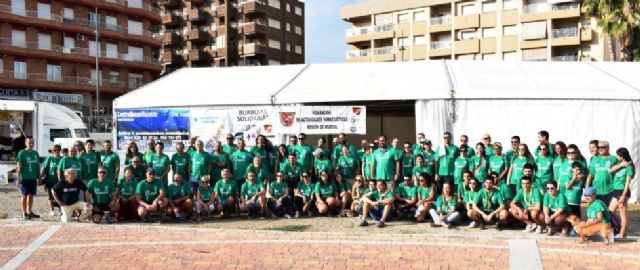 Más de 250 participantes recogen 1500 kilos de basura de los fondos marinos de la bahía de Mazarrón