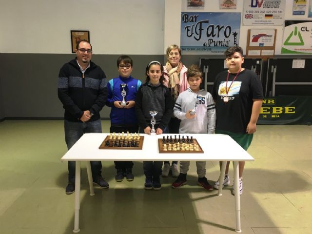 El IES 'Felipe II' se impone en el campeonato de ajedrez celebrado dentro del programa de Deporte Escolar