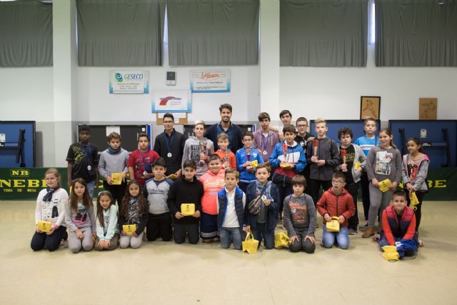 Más de 50 niños muestran su destreza sobre el tablero en la fase local de ajedrez de Deporte Escolar